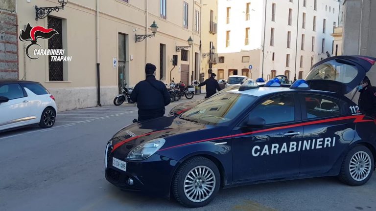 Trapani: detengono in casa droga di vario tipo, due arresti