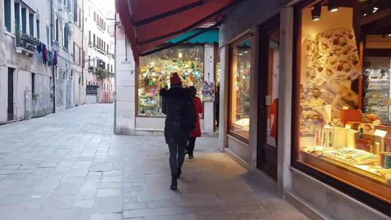 Città d’arte, cali fatturato 65-70% attività commerciali