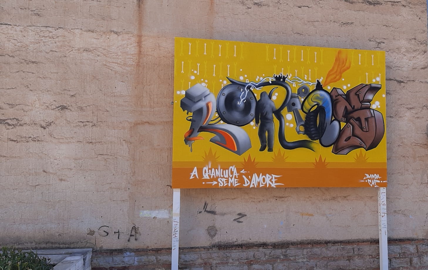 Erice: targa e murales in Piazza Vittime della Strada dedicati al compianto Gianluca Loria