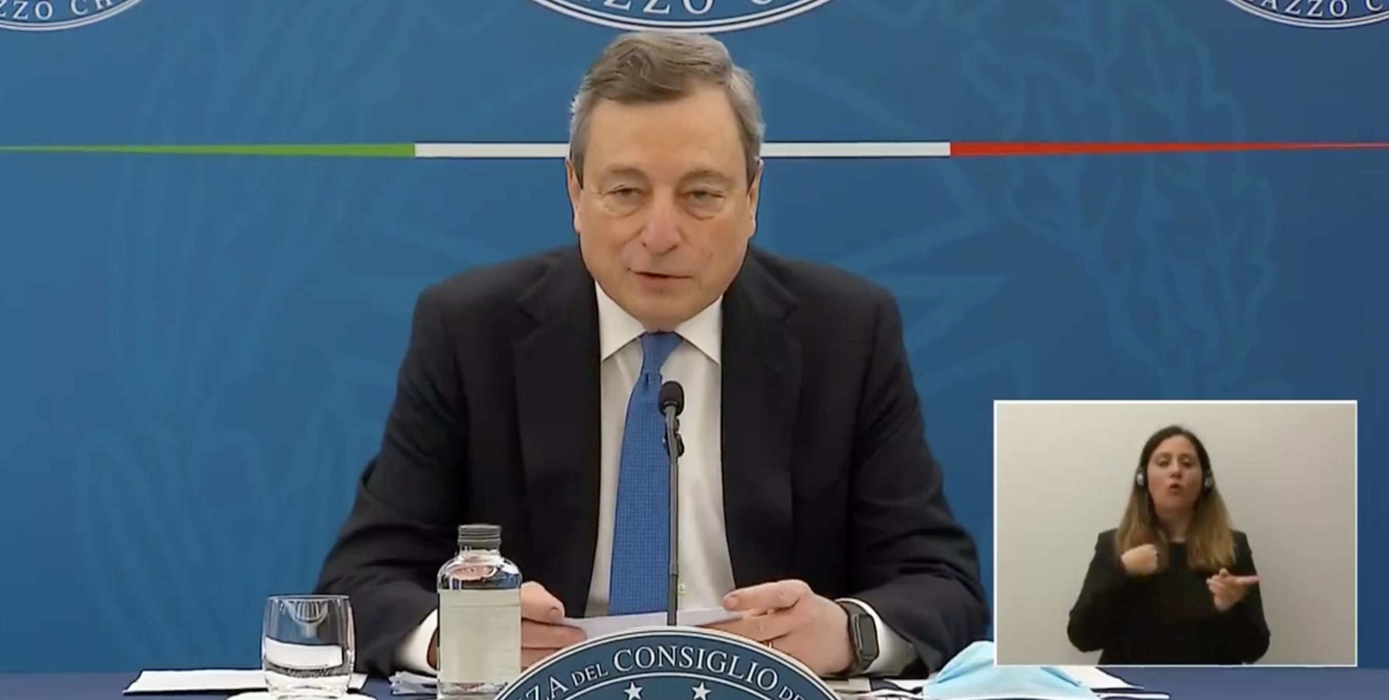 Draghi: “Dal 26 si riparte con la zona gialla, c’è ottimismo per i dati e per vaccinazioni”