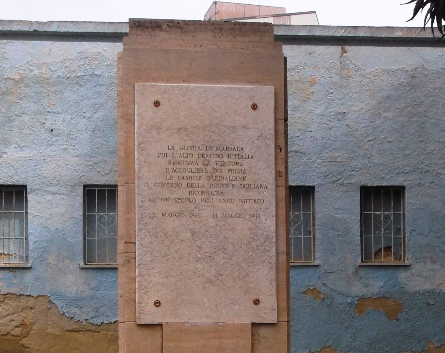 Ricollocata la lapide commemorativa dello sbarco dei Mille