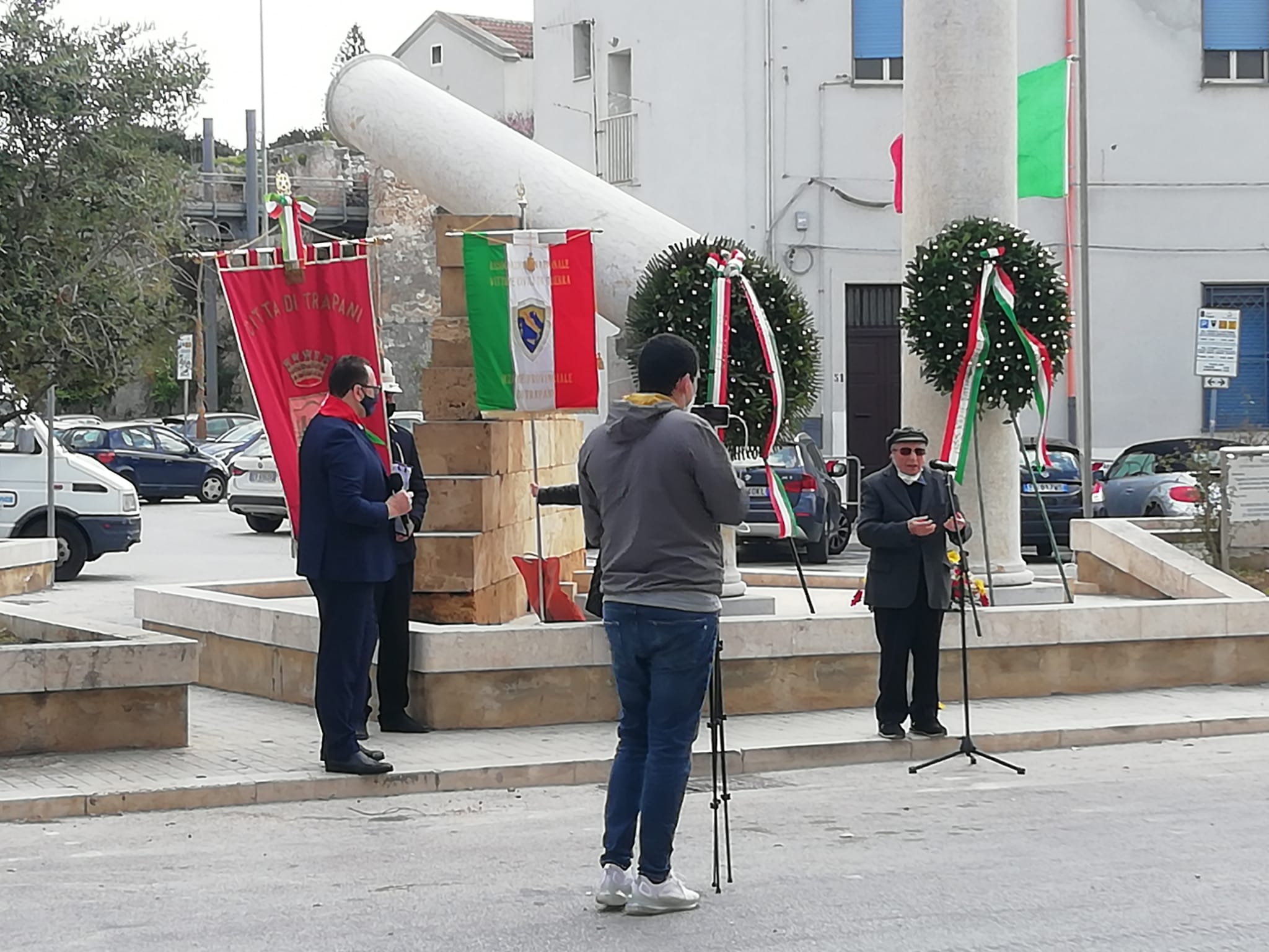 Trapani omaggia le vittime del bombardamento del 6 aprile ’43