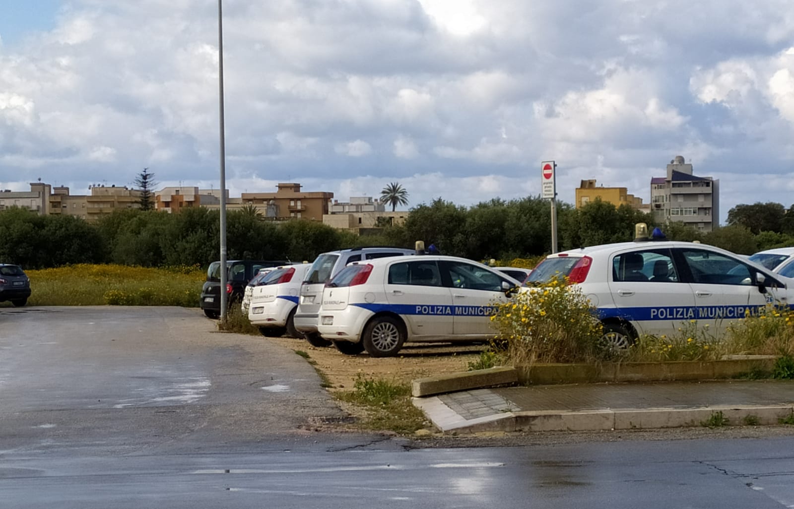 Marsala. Auto danneggiate Polizia Municipale, parlano il sindaco e le forze politiche