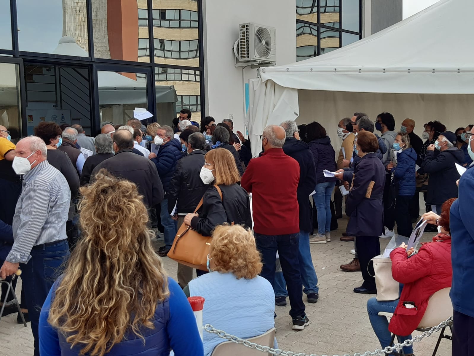 Record vaccini in Sicilia in un giorno, Musumeci a Figliuolo: “Vaccinare gli Under 60”