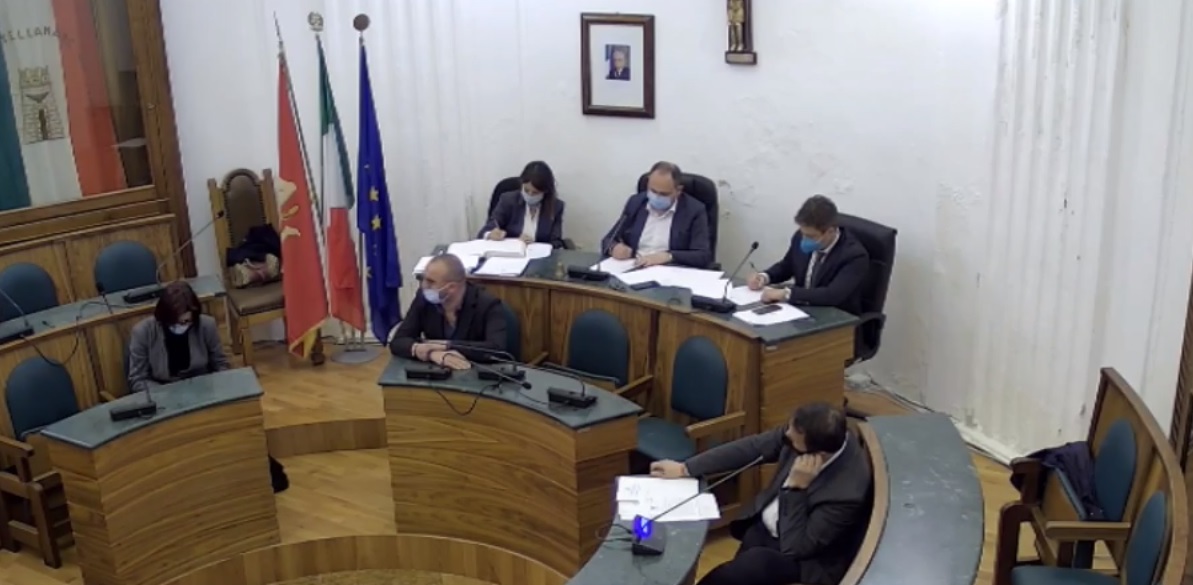 Castellammare: impianto di cremazione archiviato dal Consiglio. Approvato un odg per l’istituzione della riserva di Monte Inici