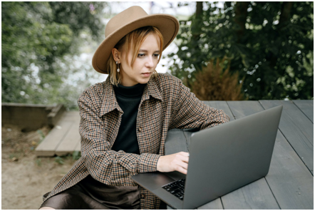 Grazie a internet possiamo guardare le nostre tv siciliane preferite direttamente da computer e smartphone