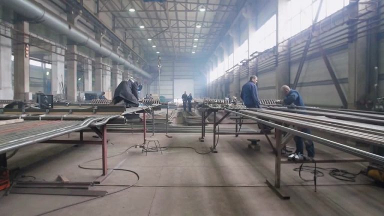 A febbraio produzione industriale in lieve aumento