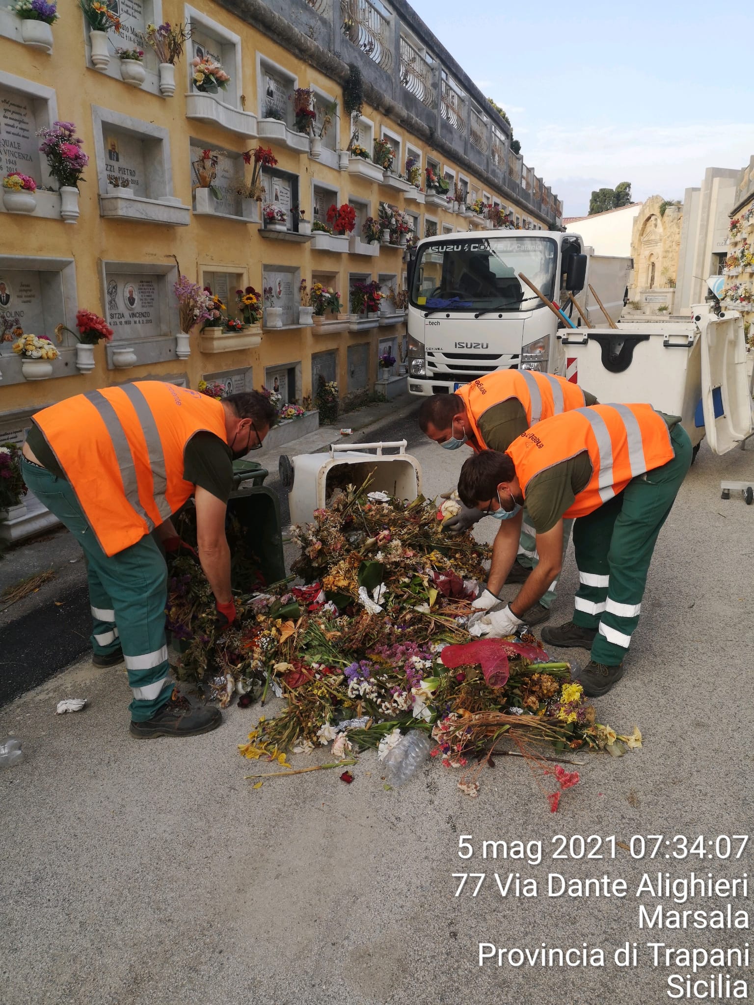 Marsala: interventi di pulizia al Cimitero e a Villa del Rosario