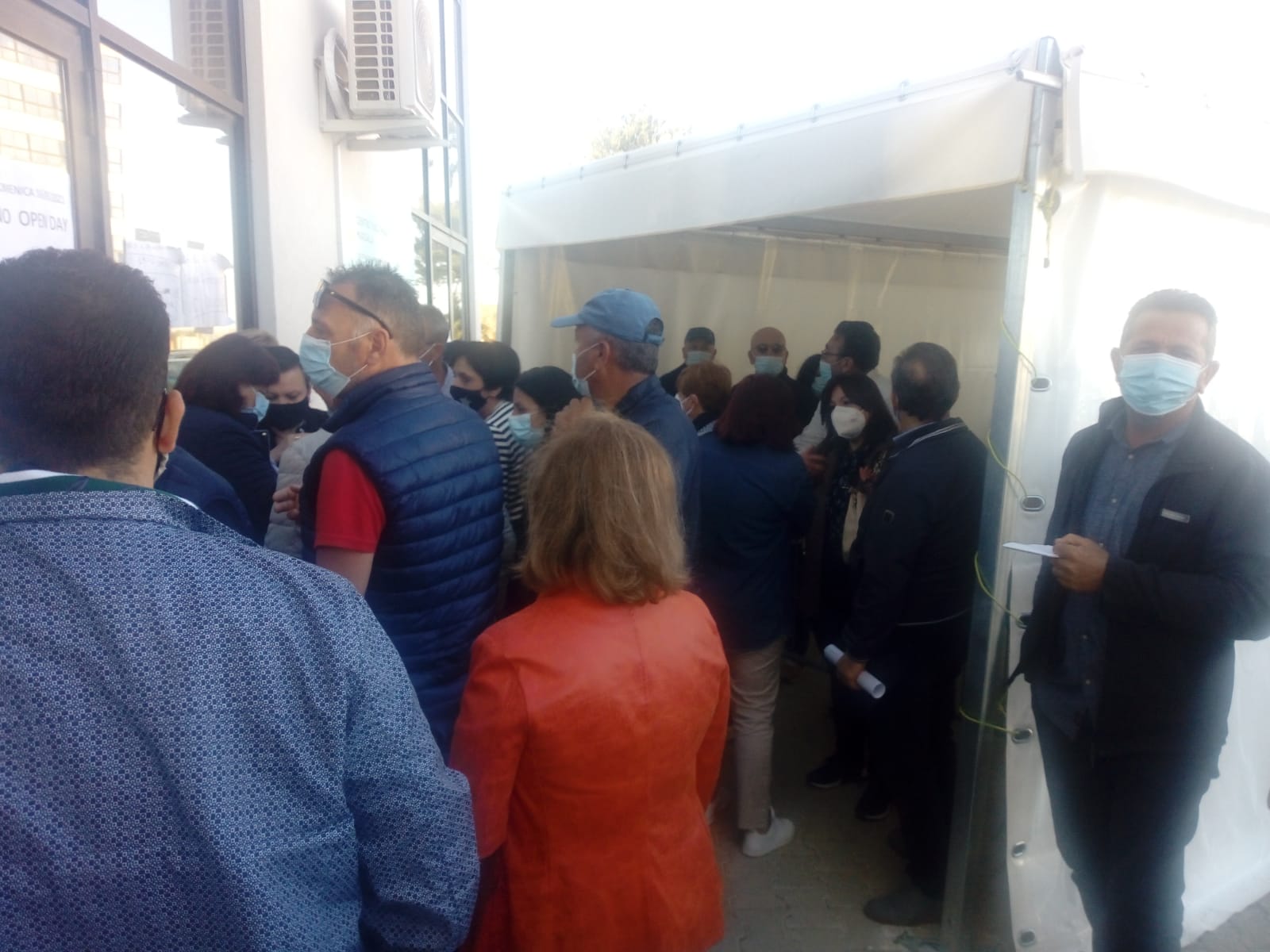 “Oggi solo Astrazeneca e Johnson&Johnson”: Open Day con caos al Campus di Marsala
