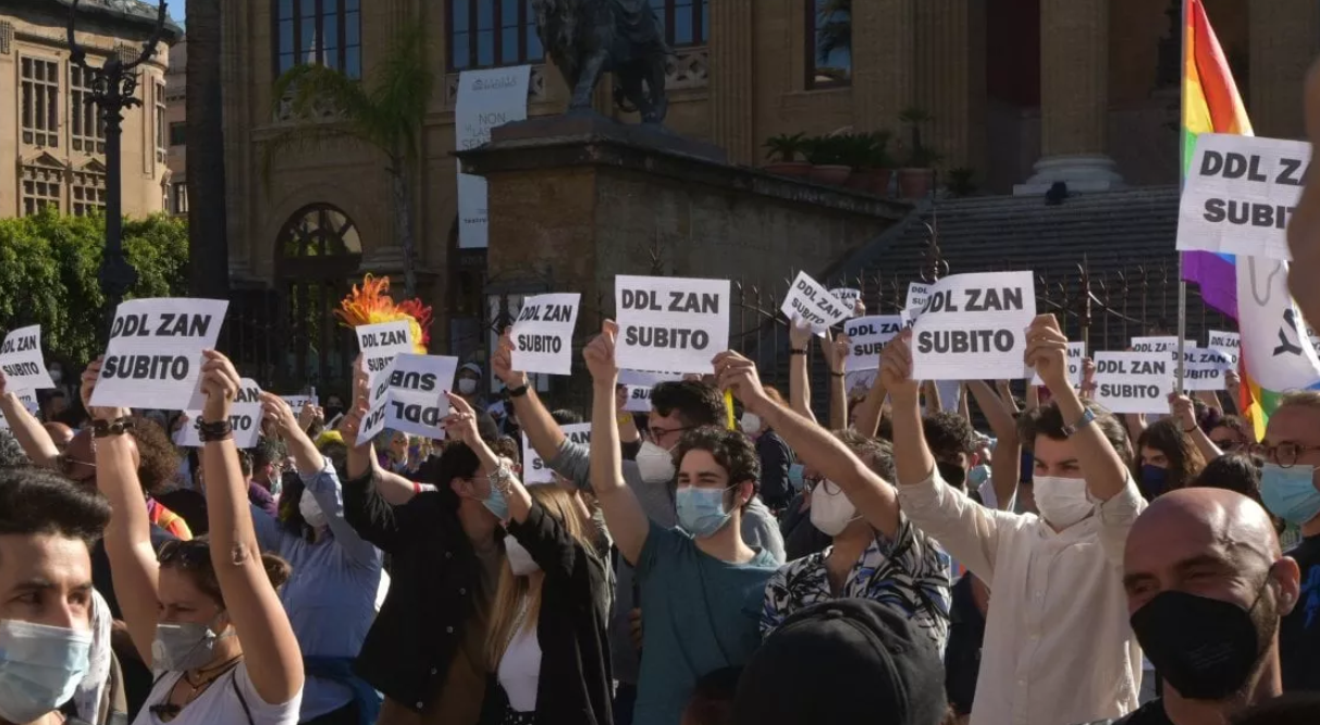 Arci Scirocco a sostegno del ddl Zan. “Vele davanti alle scuole, episodio grave”