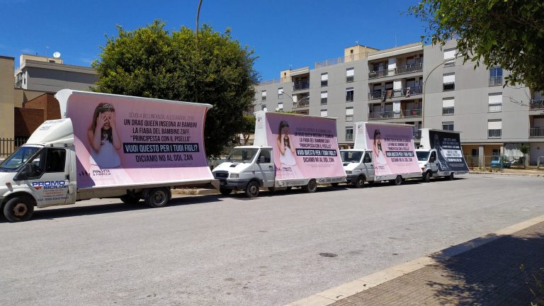 Scrive Marco Saladino sulla propaganda contro il ddl Zan davanti le scuole di Marsala