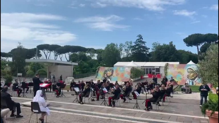 Al Policlinico Gemelli concerto banda musicale Arma carabinieri
