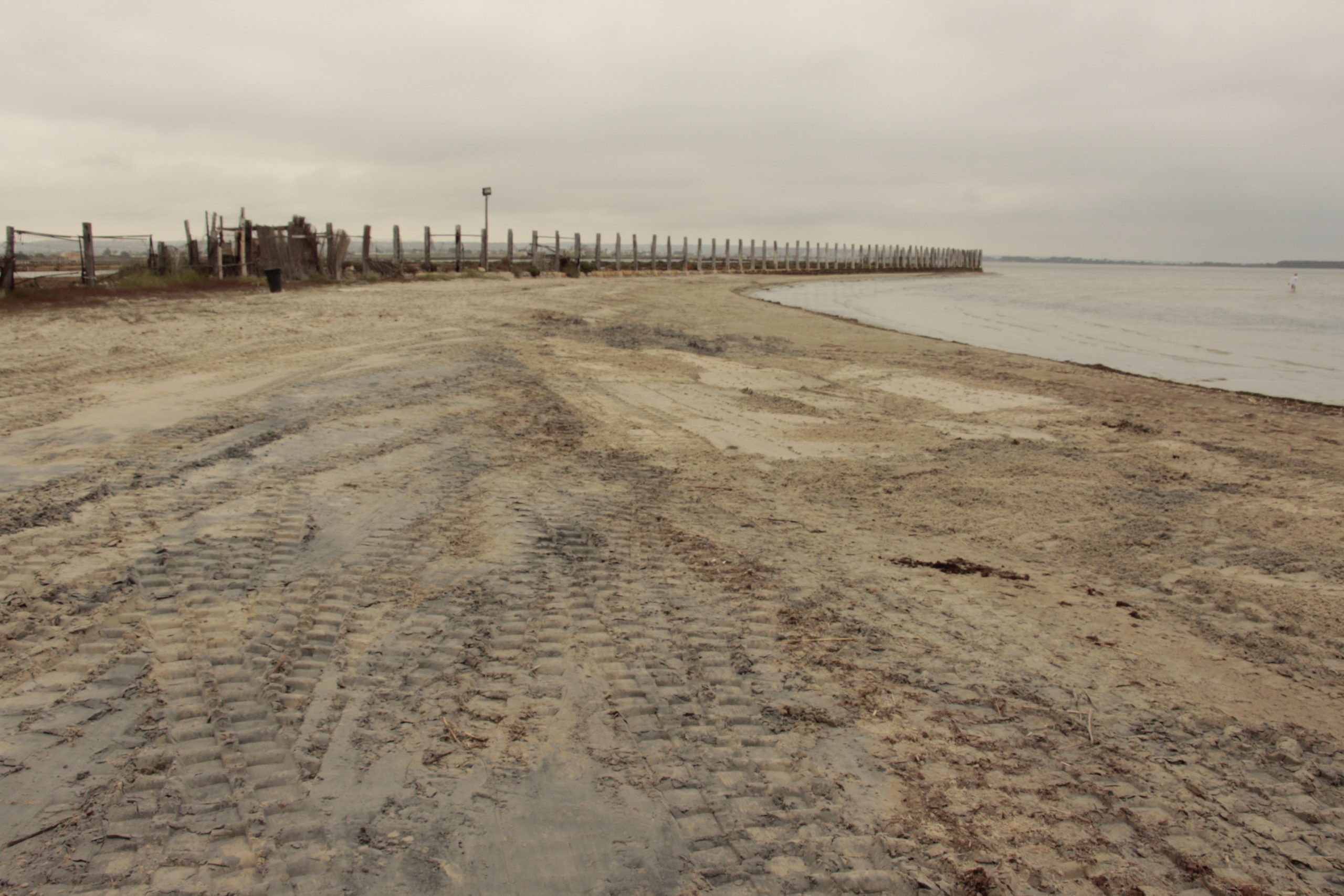 Birgi: spiaggia ripulita alla Torre, sistemato il parcheggio