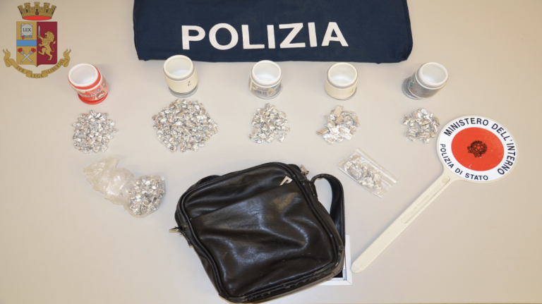 Beccato con 400 dosi di droga: pusher arrestato dalla Polizia di Trapani