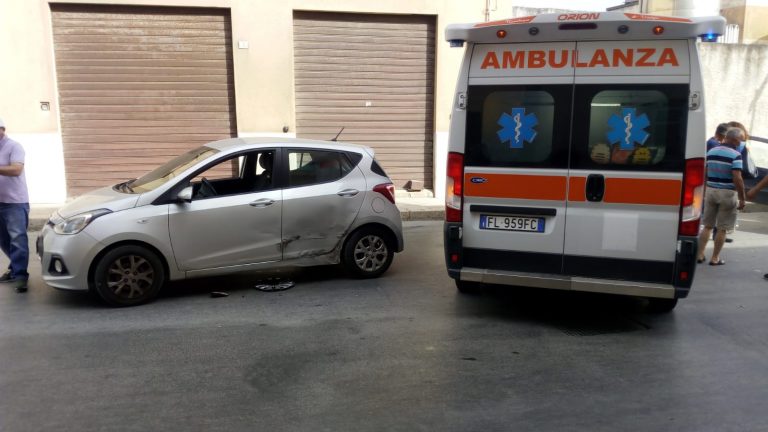 Marsala: scontro in via Lipari, coinvolte tre auto