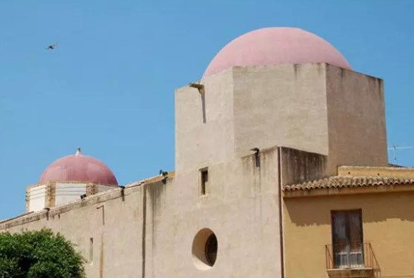 Aggredito a Marsala l’imam di Mazara. La solidarietà del vescovo Mogavero e del mondo politico