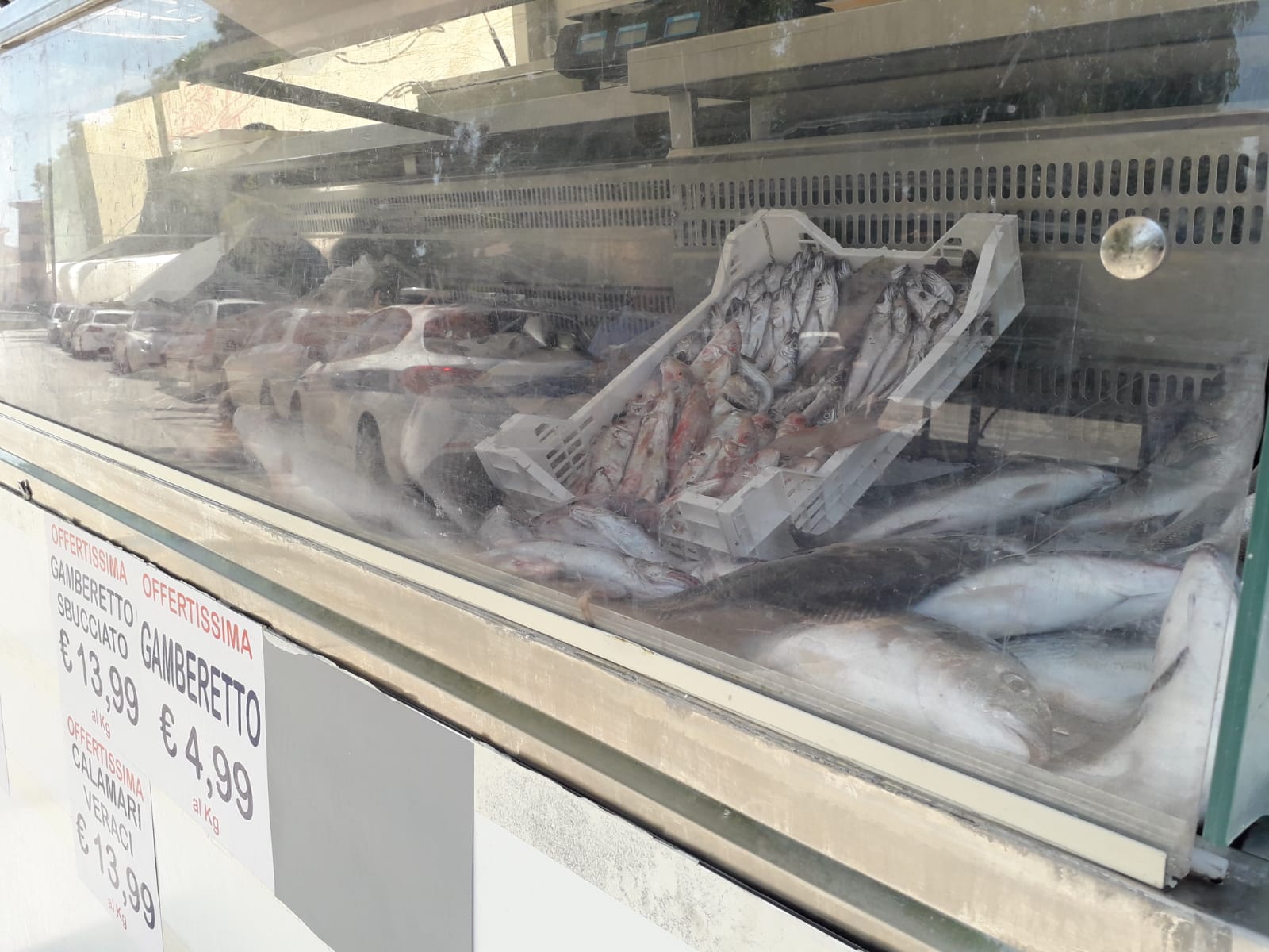 Castellammare: 30 chili di pesce non a norma sequestrato, multa di 1.500 euro