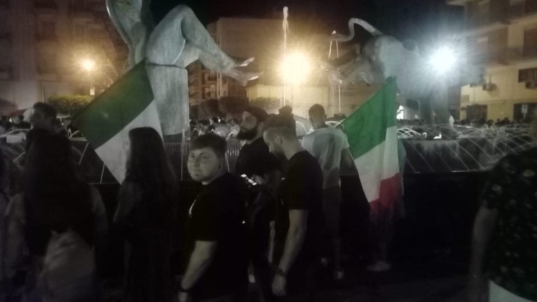 L’Italia vince gli Europei, gioia incontenibile dei tifosi (e controlli). VIDEO