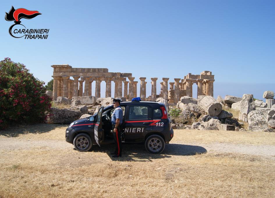 Castelvetrano: due denunce per furto ed evasione dai domiciliari, l’uomo era al bar