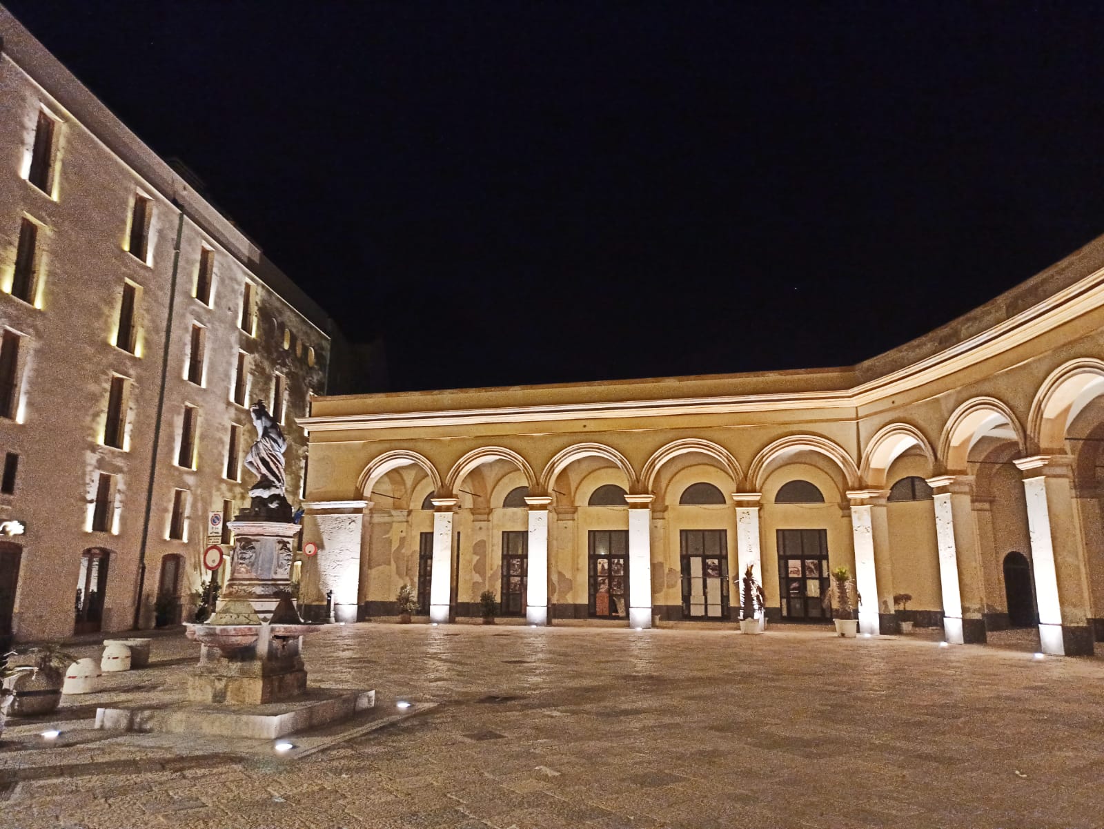 Trapani: torna la luce alla “Chiazza”, illuminazione artistica