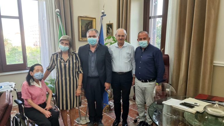 Il Movimento Cristiano Lavoratori in Prefettura per interpreti Lis e disabili gravi