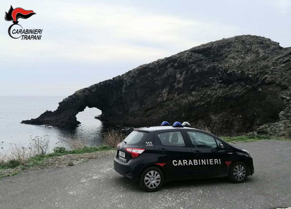 Pantelleria: arrestato 21enne, ubriaco aggredisce i Carabinieri