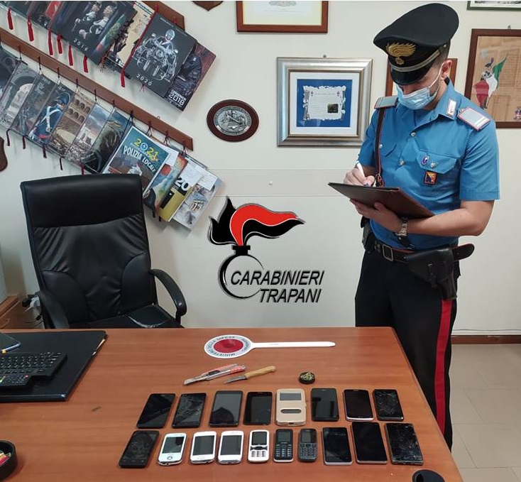 Ricettazione, denunciato un alcamese. A San Vito i Carabinieri sedano una rissa un ambulante e quattro turisti