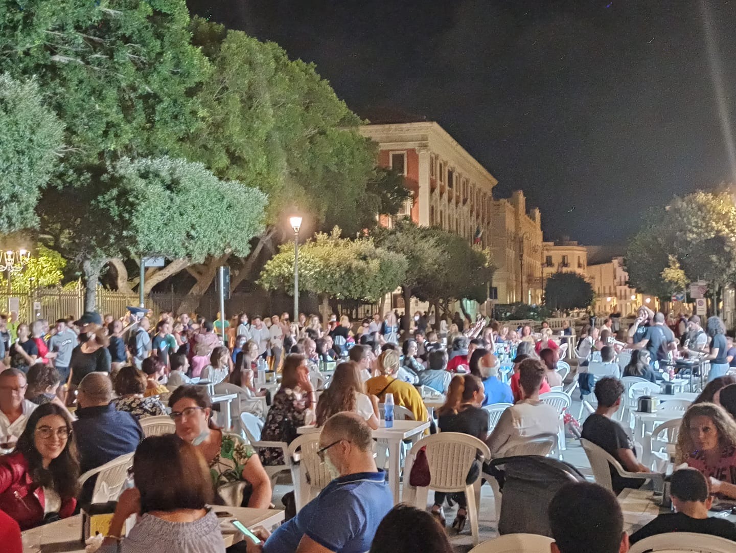 Musica vicino Villa Margherita e polemiche, il sindaco modifica parzialmente l’ordinanza