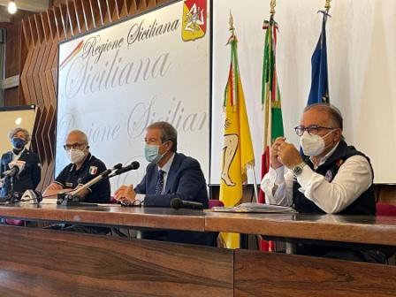 Incendi, Governo Musumeci dichiara stato crisi e emergenza in Sicilia
