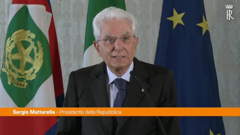 Covid, Mattarella al Meeting: “Vaccinarsi un dovere, è lo strumento più efficace”
