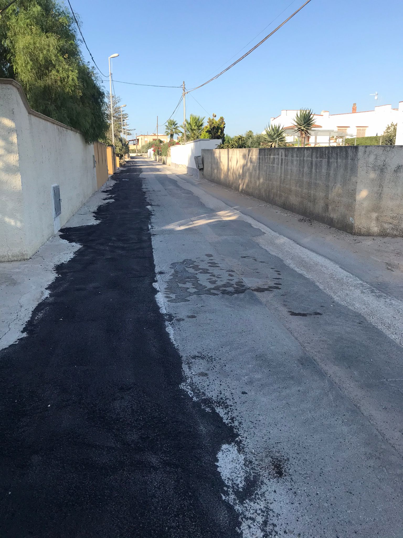 Marsala: strada rattoppata dopo lavori di acqua, luce e gas. I cittadini protestano