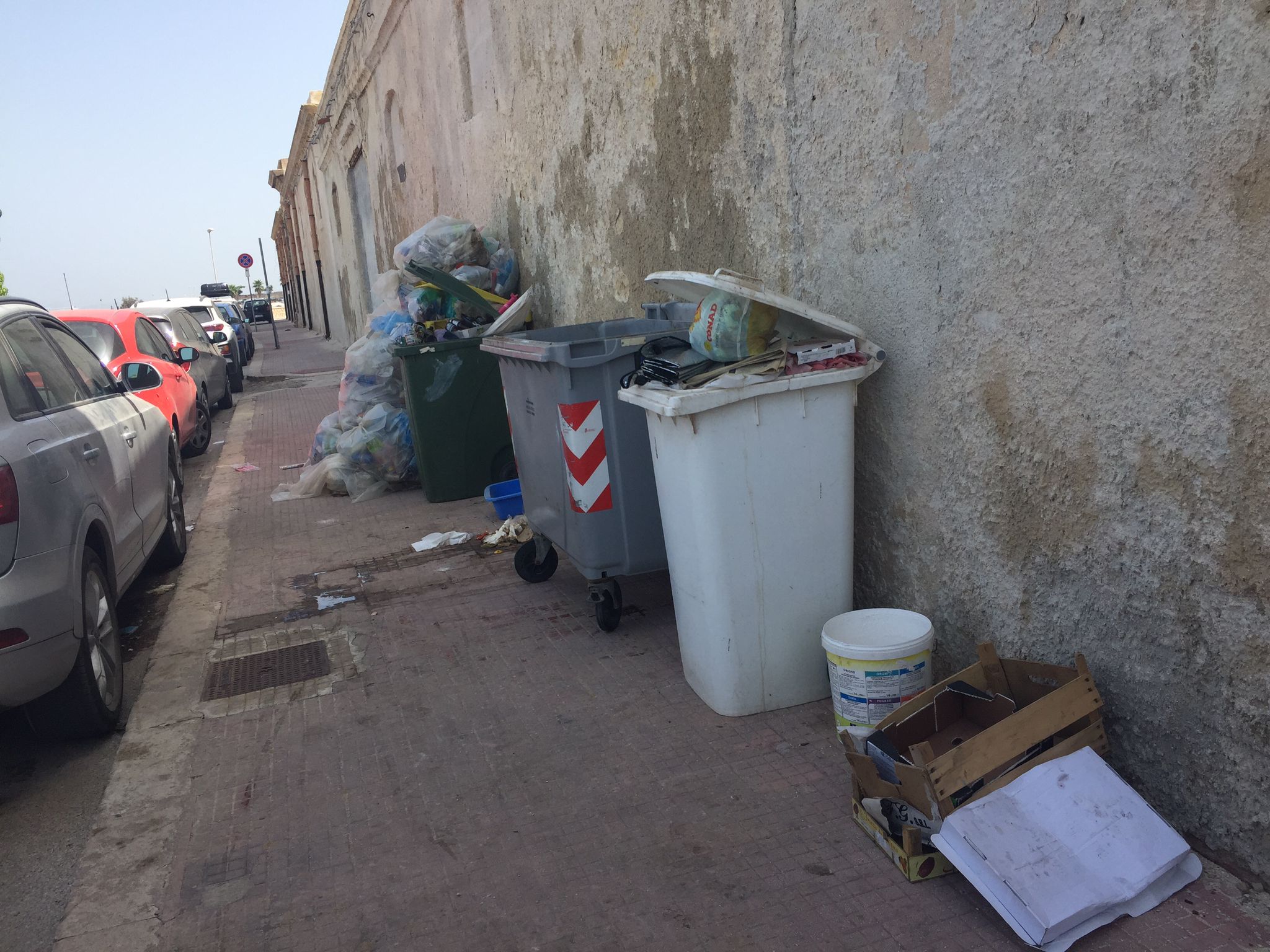 Rifiuti a Marsala: fioccano le segnalazioni dei cittadini