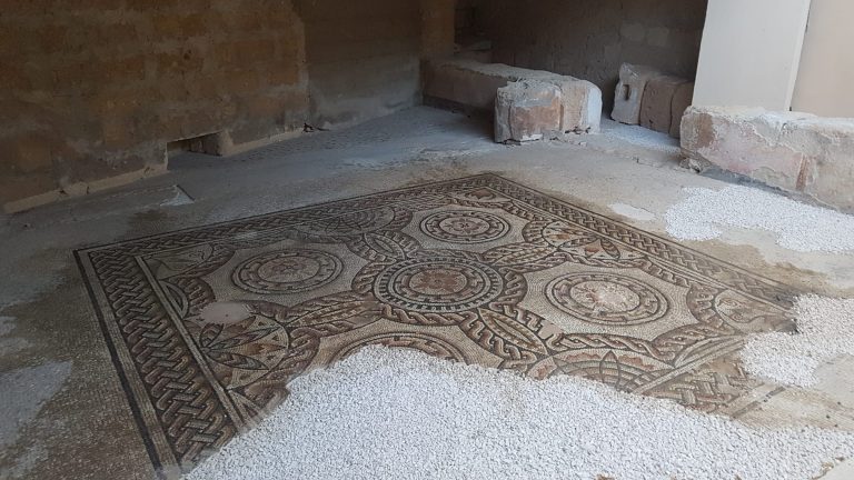 Marsala: restauro dei mosaici nei sotterranei del Teatro Impero, si pensa a delle visite