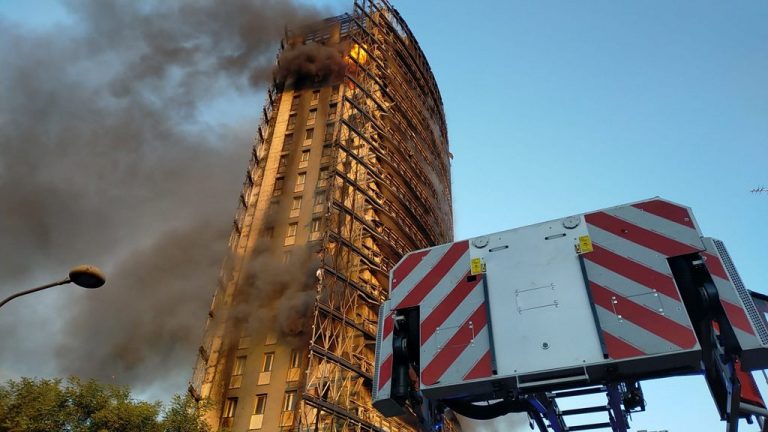 Incendio Milano, da Banca Mediolanum 100.000 euro alla Torre dei Moro