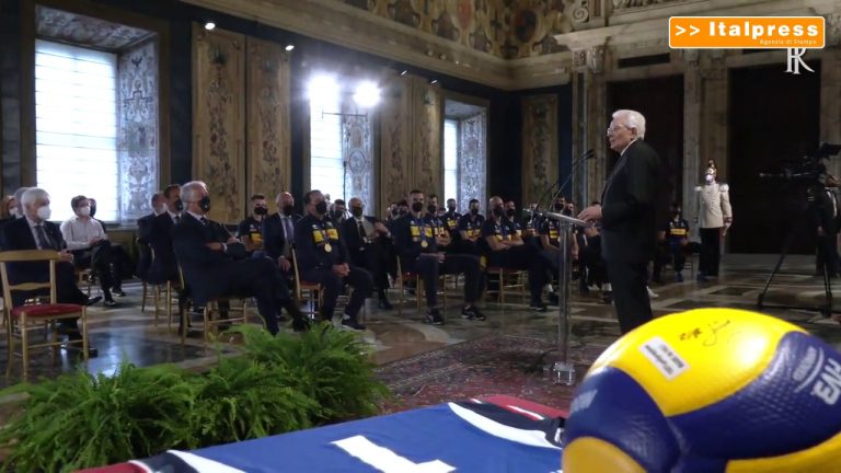 Mattarella riceve Nazionali volley “Un esempio per l’Italia”