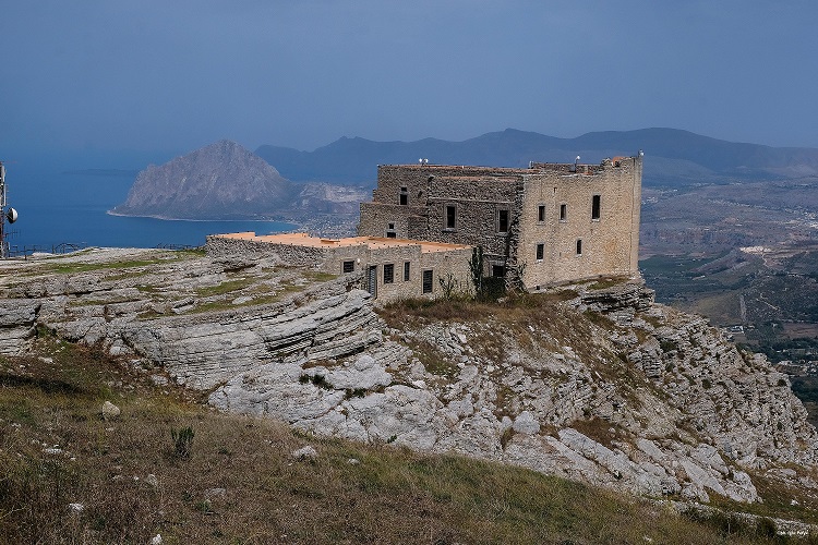 Sette luoghi, passeggiate e un’esperienza sensoriale: “Le Vie dei Tesori” a Erice per tre week end