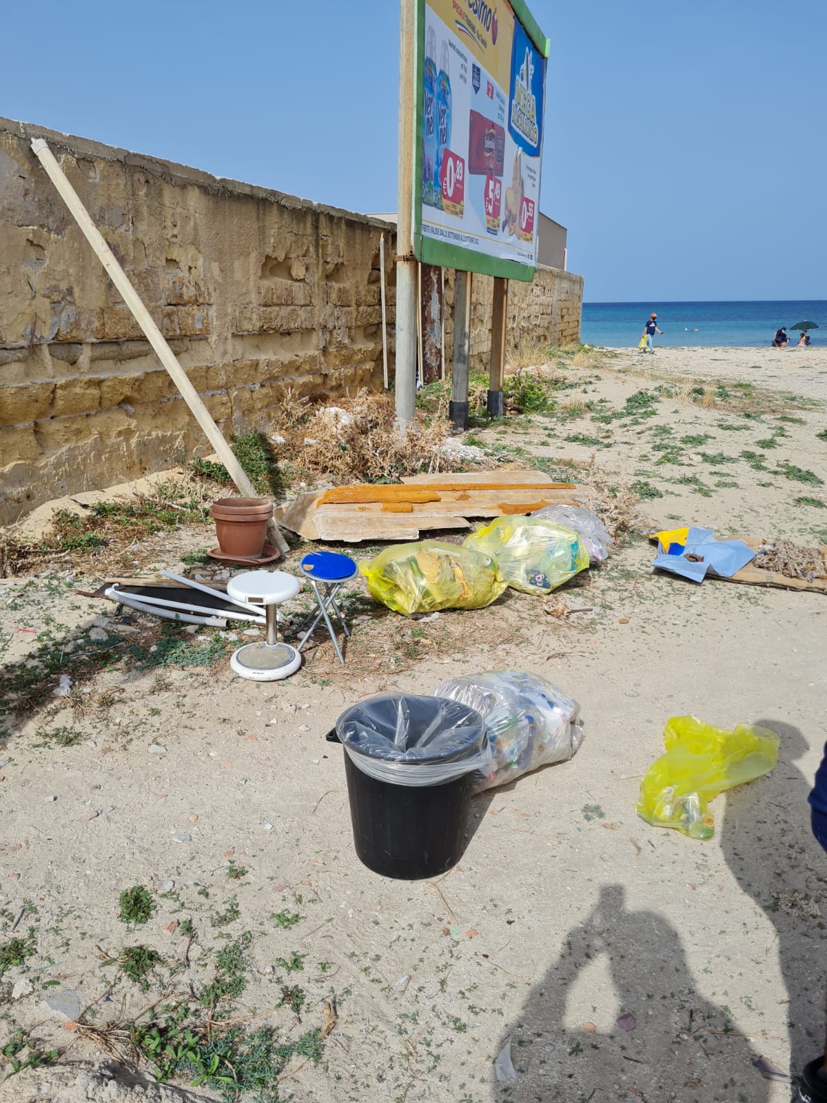 Trapani Plastic Free, volontari ripuliscono Punta Tipa