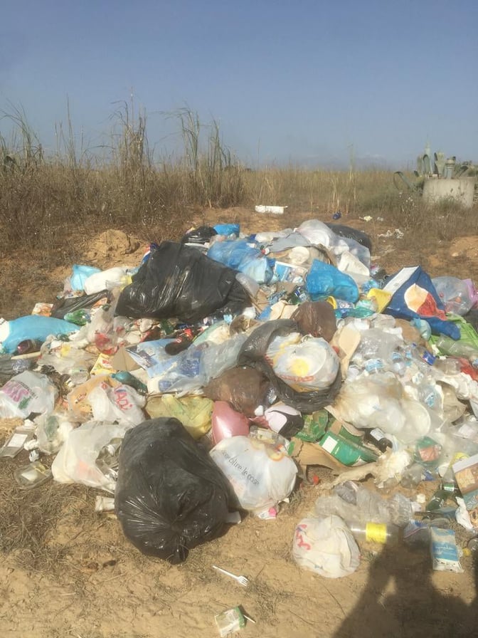 Campobello, multato un furgone che scaricava rifiuti in una cava: “Tolleranza zero”