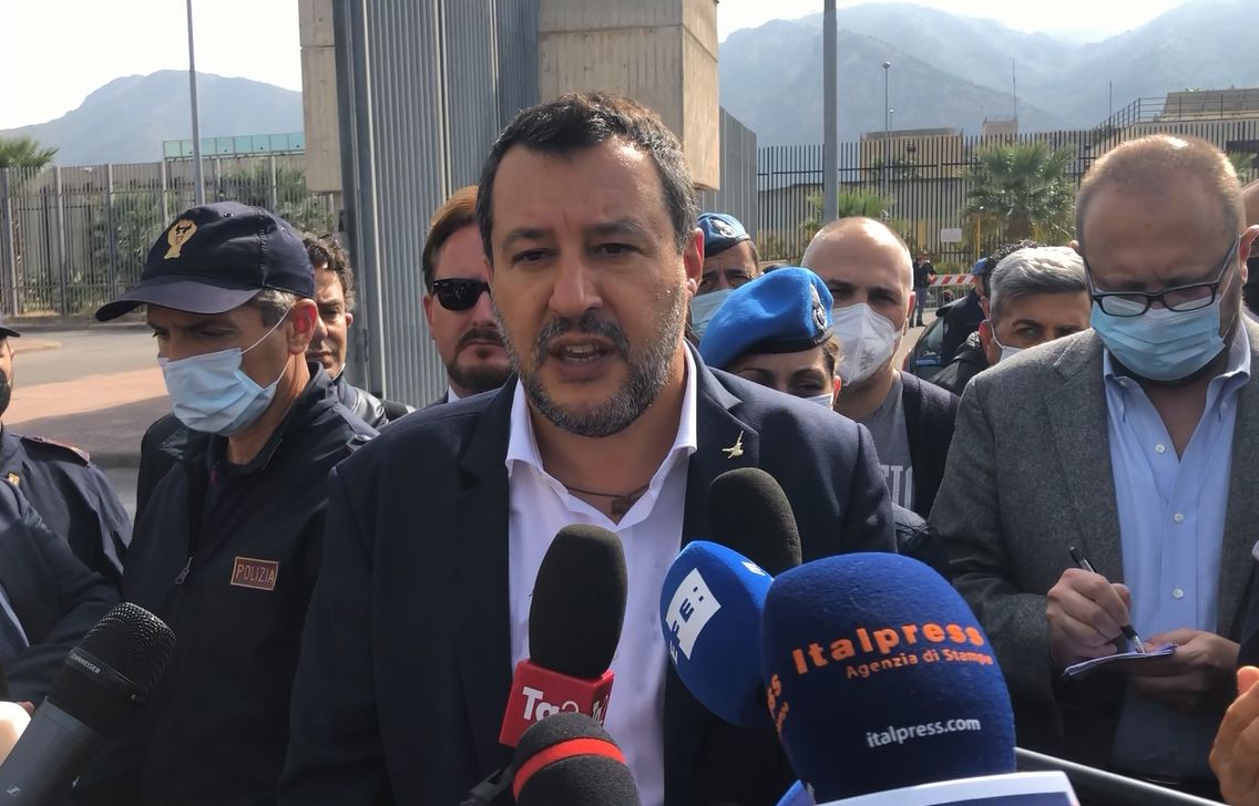 Open Arms, Salvini: “Andare a processo è surreale”