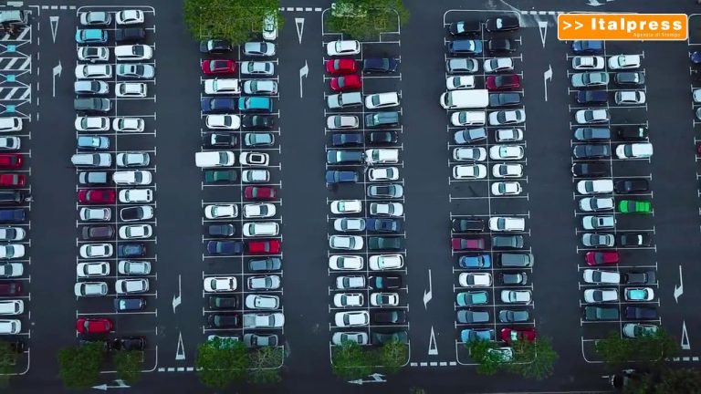 Auto, ad agosto in calo la produzione italiana