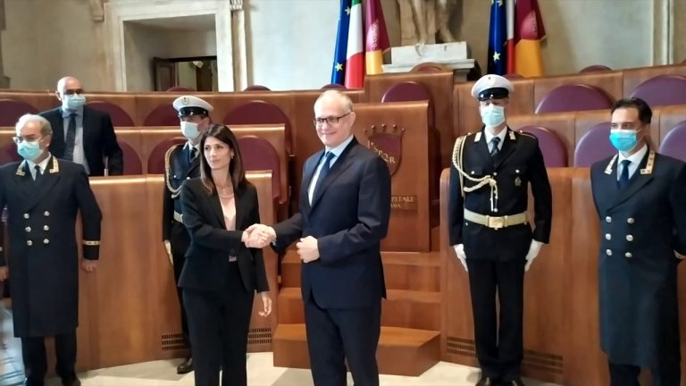 Roma, Gualtieri si insedia in Campidoglio: “Sono onorato”