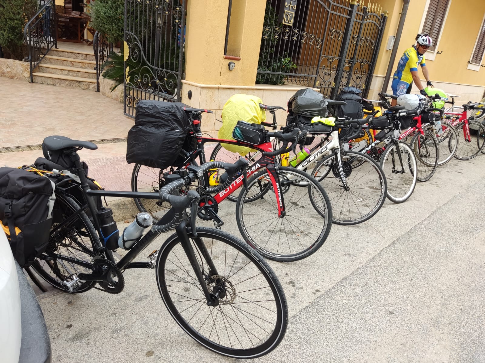 Giro della Sicilia in 8 giorni, ci sono anche un petrosileno e un marsalese