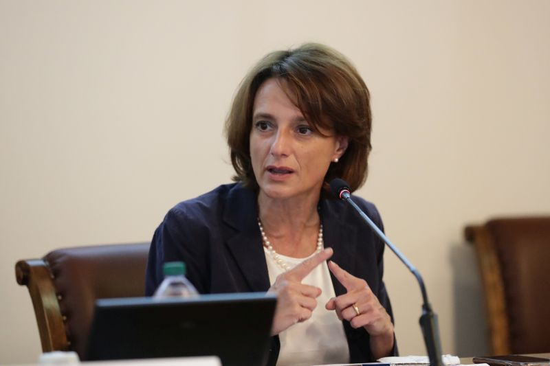 Assegno unico, Bonetti “Da marzo direttamente su conto corrente”