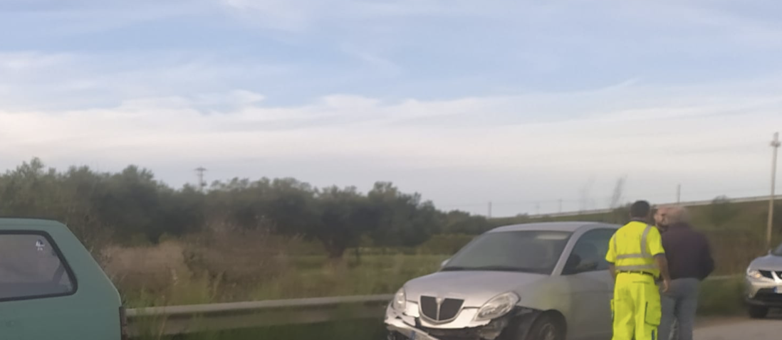 Marsala: incidente sullo Scorrimento Veloce per colpa di una buca