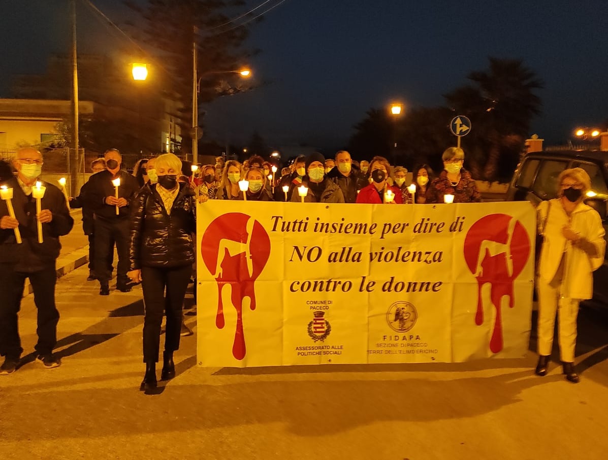 Paceco marcia contro la violenza sulle donne e in ricordo di Anna Manuguerra uccisa nel 2016