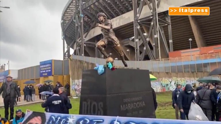Un anno fa la morte di Maradona, il ricordo dei compagni