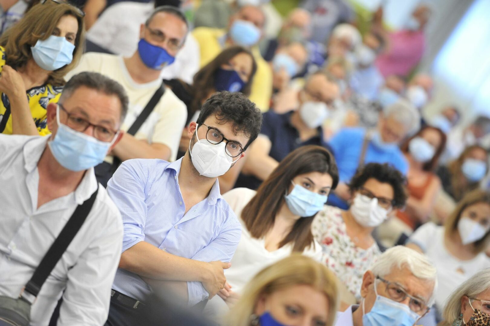 Covid, in Sicilia da domani più controlli e mascherine all’aperto