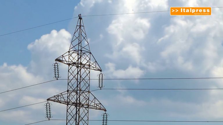 Bollette, famiglie rischiano di pagare 11 miliardi in più