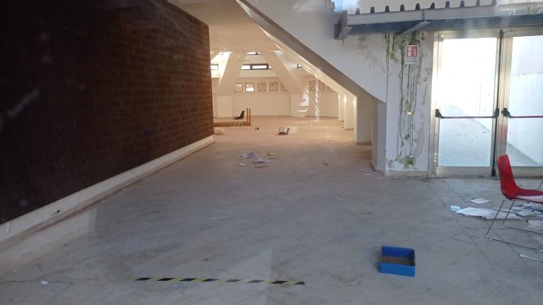 Monumento ai Mille chiuso e vandalizzato. Restano problemi col Demanio