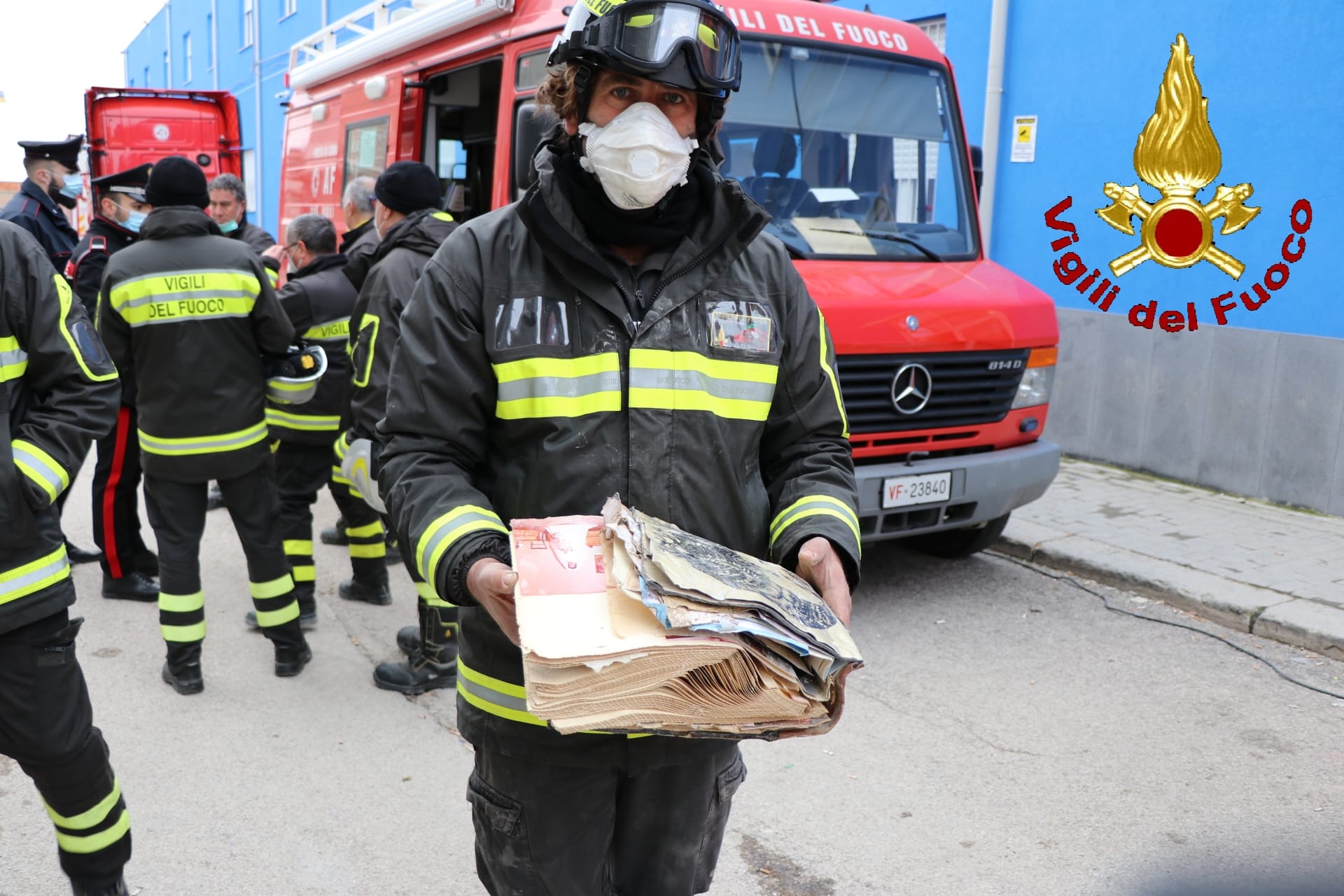 Ravanusa, Vigili del Fuoco al lavoro per il recupero dei beni di prima necessità VIDEO